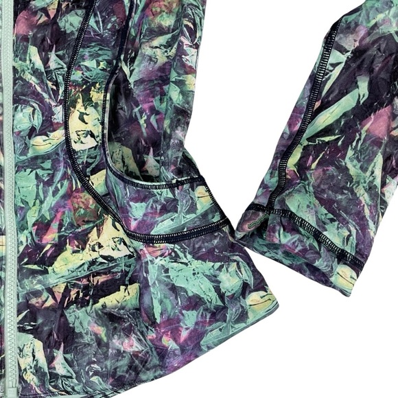 lululemon Find Your Bliss Jacket Vintage Green Iridescent Sz 4 - Picture 14 of 16